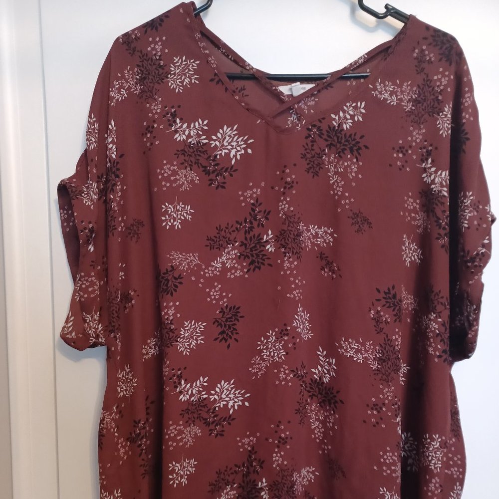 Maurices Size 1 Floral Maroon Top